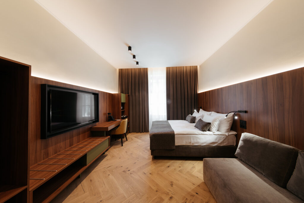 Queen soba s kavčem - Hotel Švicarija