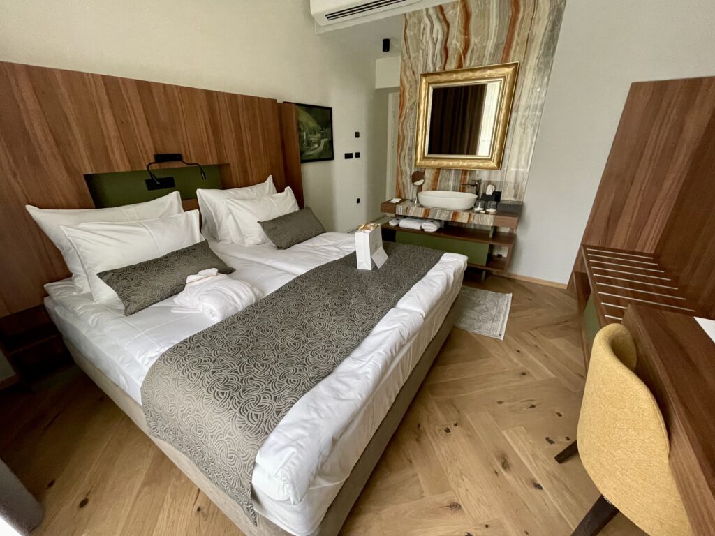 Queen soba - Hotel Švicarija