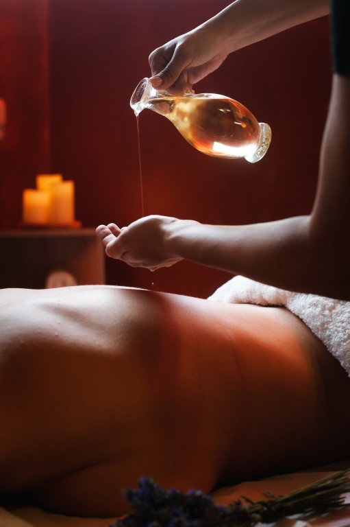Priprava masažnega olja v LaVita SPA & Beauty v Termah Dobrna